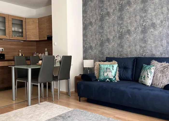Cosy Living Apartment W Balcony