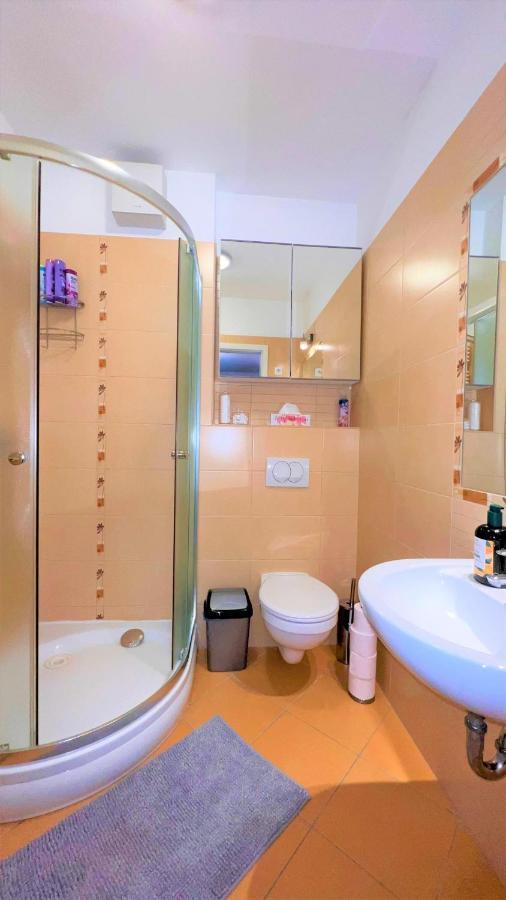 Cosy Living W Balcony Apartman