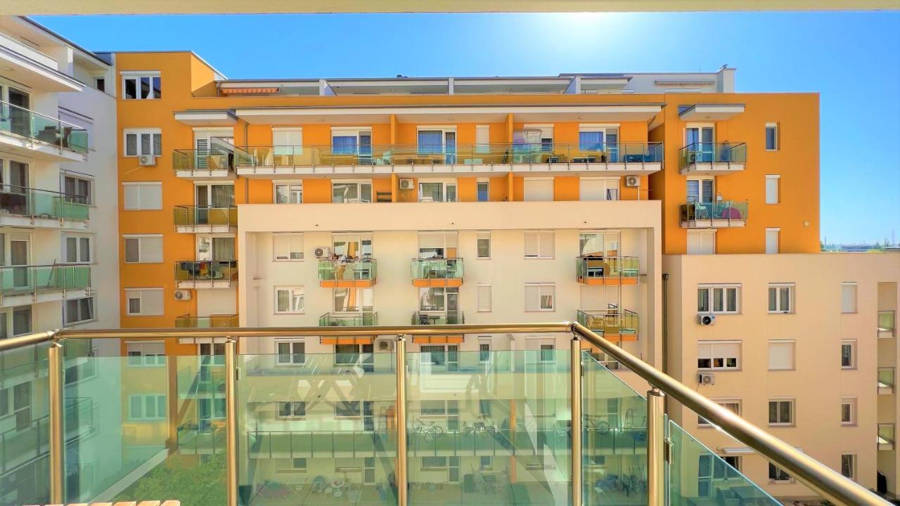 Cosy Living W Balcony