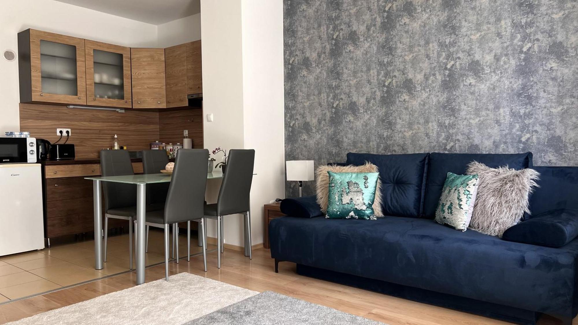 Cosy Living W Balcony Apartament